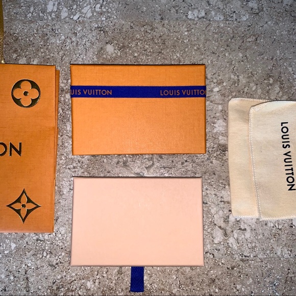 Louis Vuitton Gift Box + Shopping Bag - Picture 5 of 8